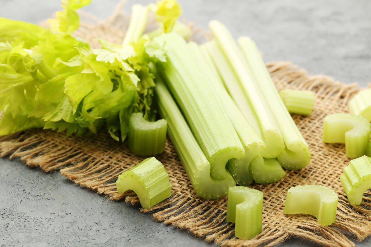 How to Store Celery in Mason Jars: Tips and Tricks - Go Go Eco